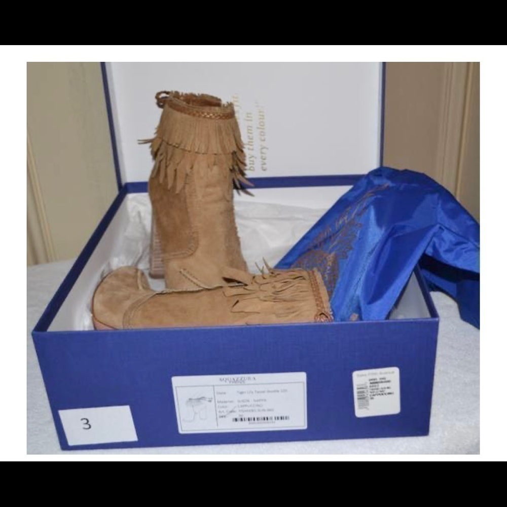 AQUAZURRA Boots Tigerlilly.  Like new!  Sz 6 w/box & sleeves - Picture 4 of 6